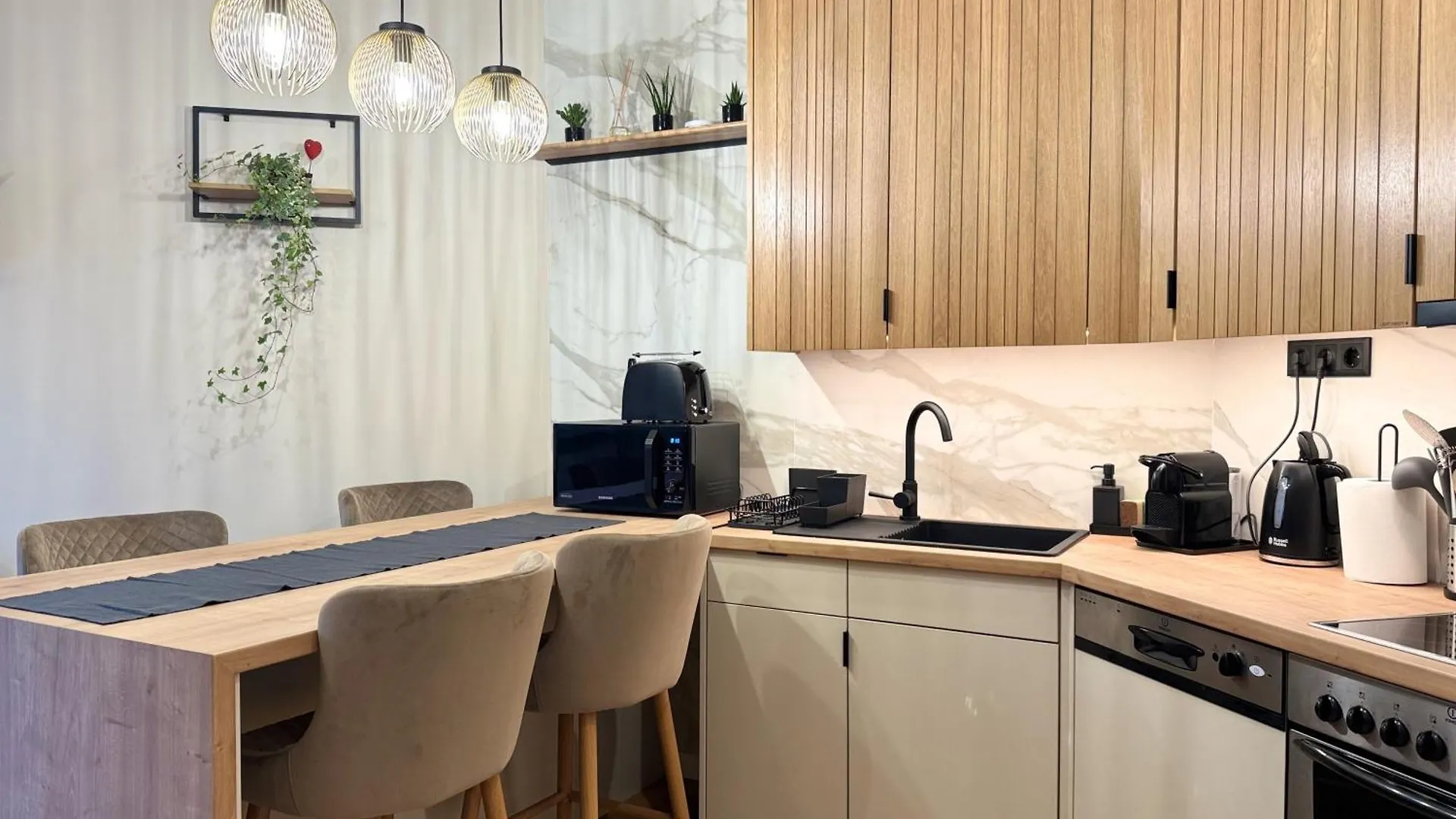 Standard Apartment By Hi5- Kiraly Beautiful Studio Budapest