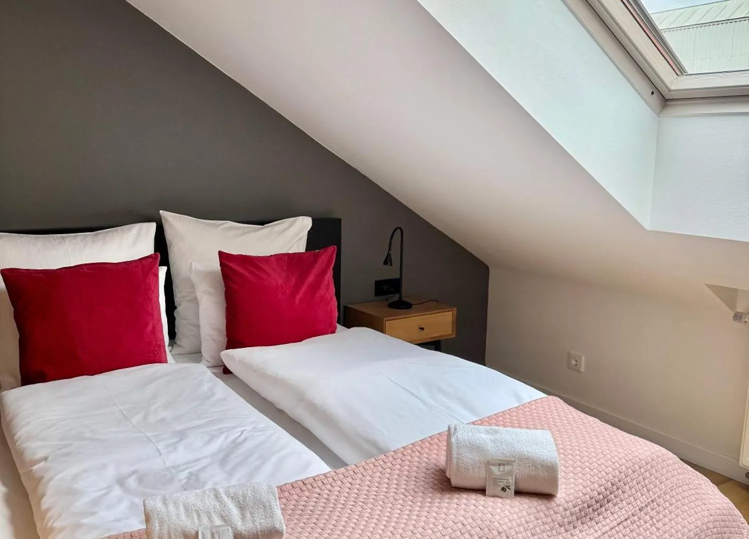 Standard Apartment By Hi5- Kiraly Beautiful Studio 부다페스트